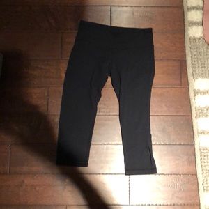 Lululemon Wunder Under crops reg waist rise